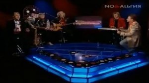 В реку смотрятся облака