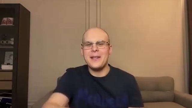 Токсис поет возьми телефон детка (Мем)