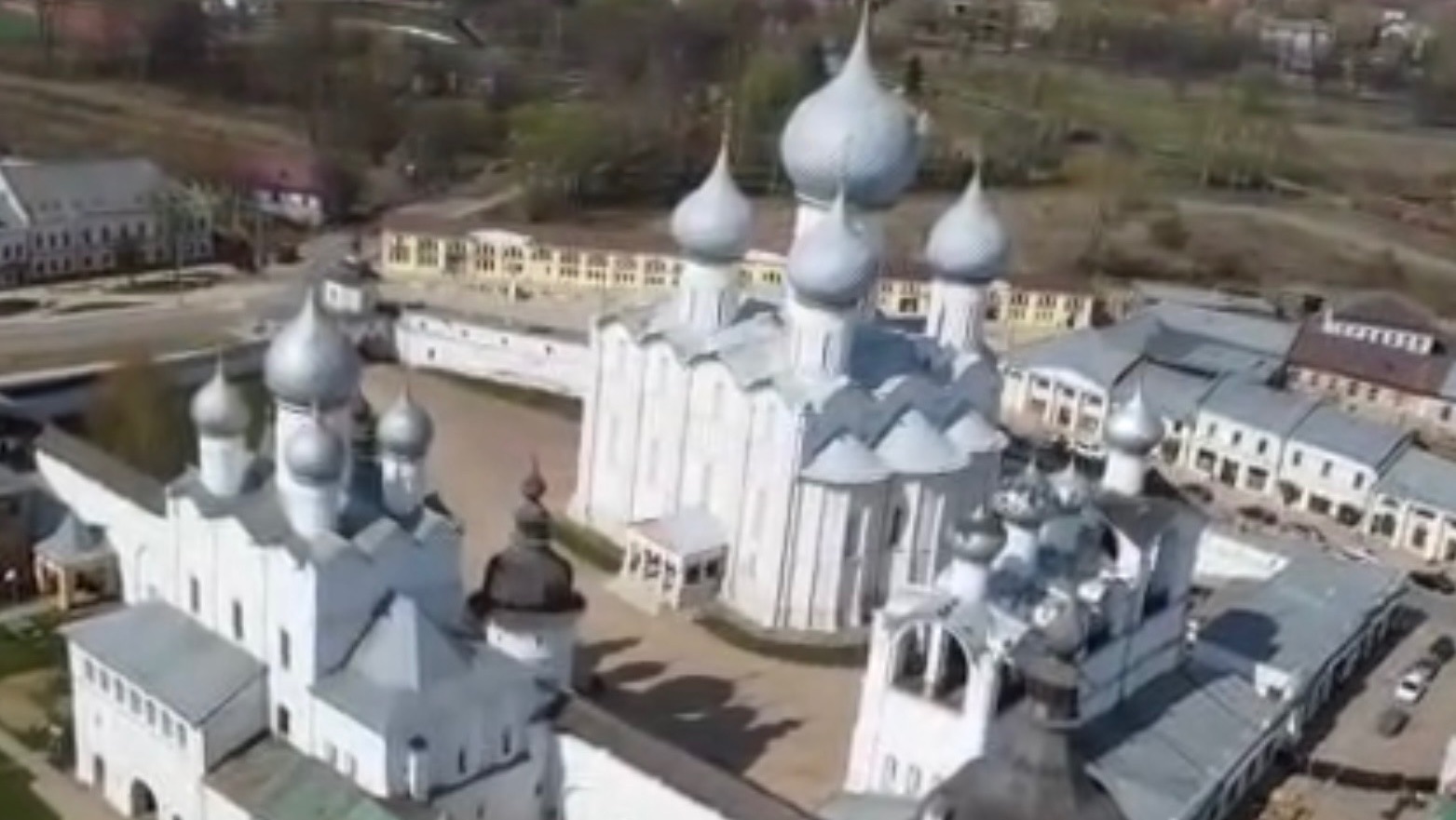 #10. Ростов Великий Собор Успения Пресвятой Богородицы с высоты птичьего полёта 2022 год