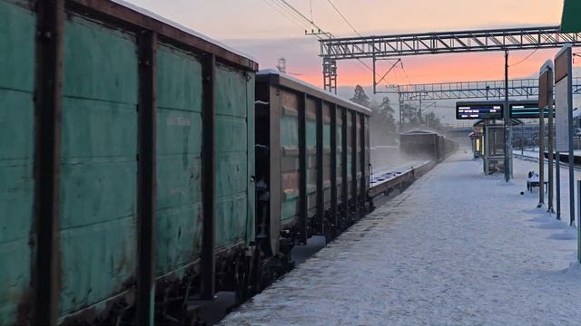ВЛ11-610+604Б с грузовым поездом набирает ход | Тарасовская