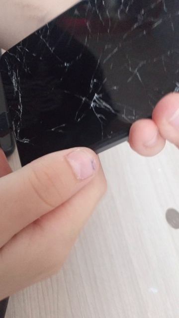 телефон герой