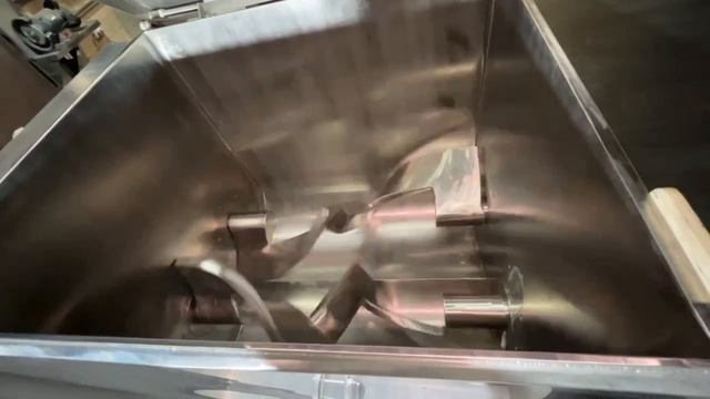 Тестомес для крутого  теста 300 литров. 89374449733