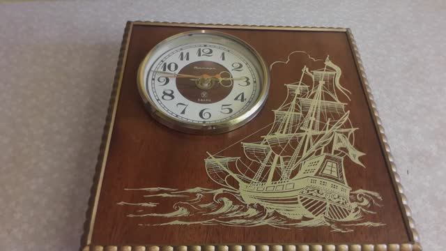Часы СССР Янтарь Кварц с парусником на борту. Обзор электро механических часов