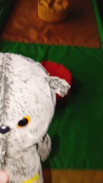 Басик в детской комнате😺