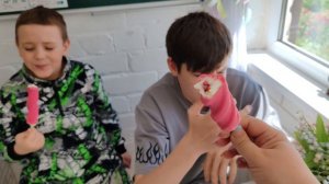 Мороженое с шариками.mp4