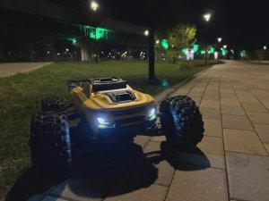 Новый свет на traxxas xrt 8s