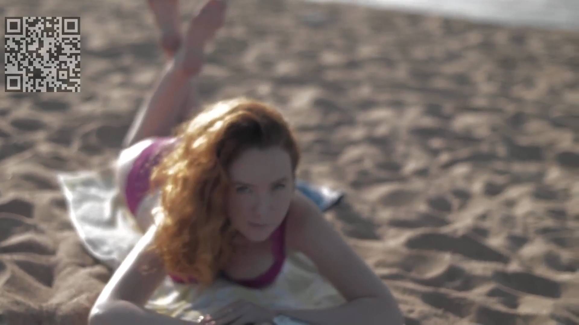 Девушка на пляже