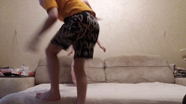 играем в игру под названием тюрьма руками