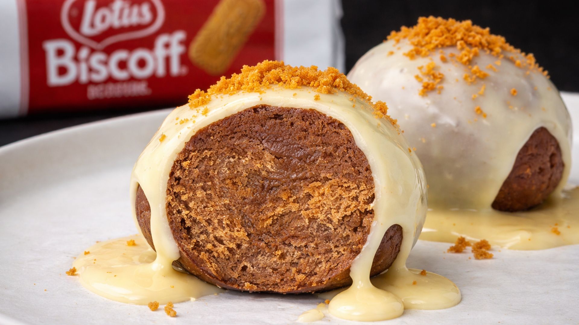 Шарики из карамельного печенья в белом шоколаде (без духовки)