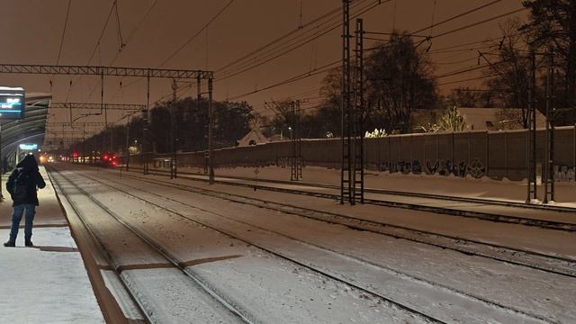 ЭП2К-367 с поездом №10 Москва–Владивосток и быстрая ЭД4М-0159