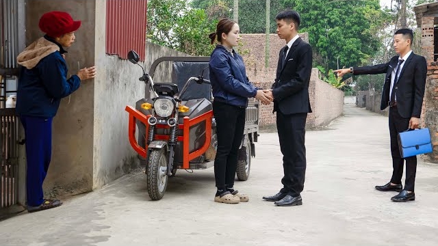 Собираю помело. Джеймс пытается сблизиться с Хоа, чтобы разделить чувства Хоа и Туана. Серия 4. Хоа