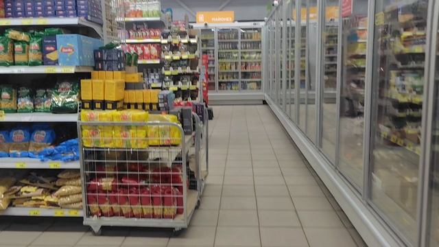 Мурино. Шоссе в Лаврики, 26.
Торговый зал.