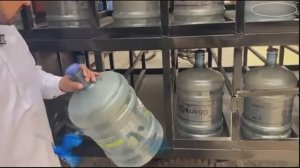 Пакистанцу надоело возить воду в баклажках и он сделал себе водовозку