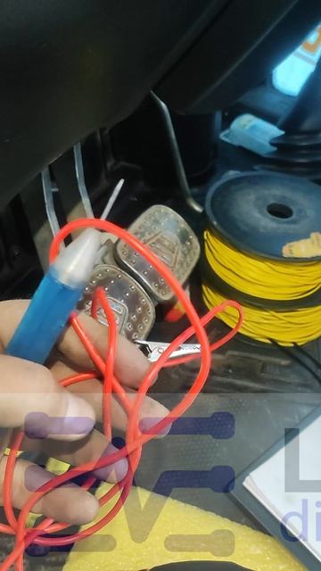 Ставьте на контрольки URMAX зимние силиконовые провода и будет вам счастье!!!