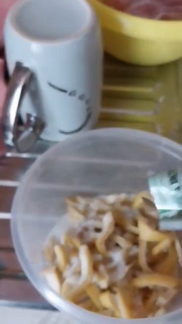 Банановую кожуру не выбрасывайте используйте для борьбы с муравьями на даче