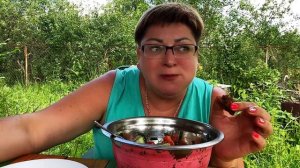 ВВОТ ЭТО ВКУСНО/САЛАТ И РУЛЕТ ИЗ САЛА😉/Что-то история вспомнилась,как ,мы Людей обидили🤷мукбанг