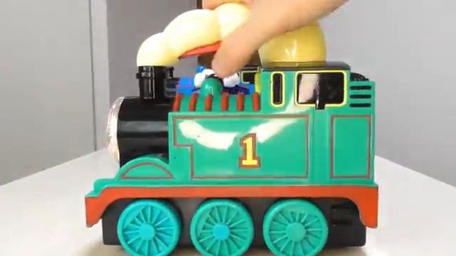 Паровозики Томас и его друзья. Играем с большими паровозиками и проверяем их. #дети #видеодлядетей
