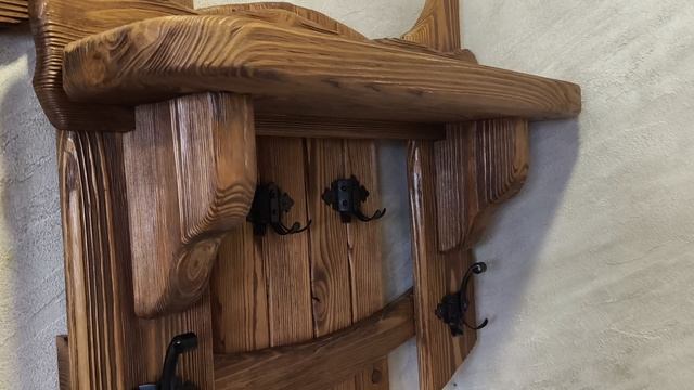 Полкуи-вешалки из дерева под старину