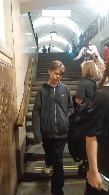 Москва. Станция метро Курская (радиальная) 7