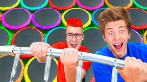 Кто Последний Перестанет ПРЫГАТЬ на БАТУТЕ ! Влад Бумага А4 Видео Влада Влад а4 Бумага а4 А 4