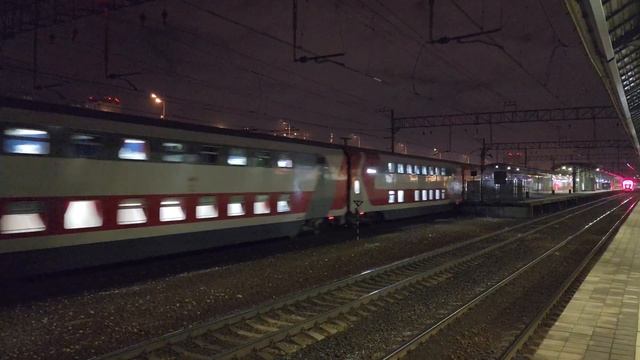 опаздывающая 3-ка! ЭП20 с поездом №3 