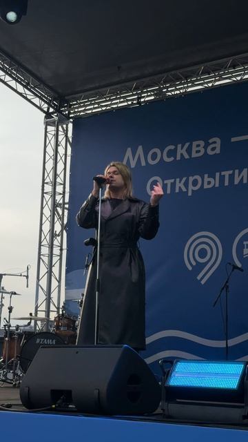 Илья Гуров Косатки касаются волн / живой звук / открытии речной навигации на северном речном вокзале