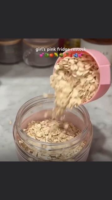 Ребята напишите в комментариях что лучше говорить с микрофоном и в другой голос сделать или без микр