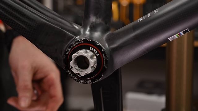 Сборка шоссейного велосипеда.