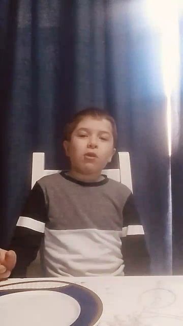 пробую консервированный Ананас