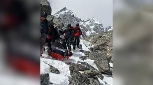 Спасатели нашли тела еще двух погибших туристов при сходе лавины в горах Бурятии.