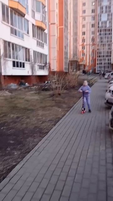 Я КАТАЮСЬ НА САМОКАТЕ!!!🌞