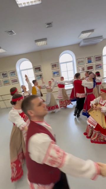 Присоединяйтесь к хороводу и почувствуйте силу единства