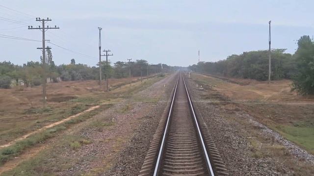 из окна поезда | крымская однопуточка на подлёте к станции Семь Колодезей