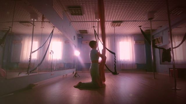 Выступление Ирины! Воздушная акробатика и  Pole Dance в Измайлово (Москва, ВАО, Первомайская).