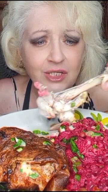 Мукбанг курочка