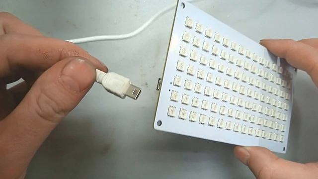 Собираем светодиодные часы из набора.