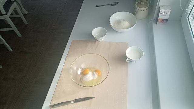 С утра приехал сын и я засуетилась на кухне// Жарю, парню, пеку