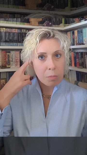 У человечества нет правил для правителей. Пора их создать
Описание
Тысячи лет человечество живёт на