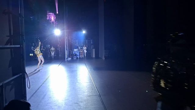 Гуанчжоуская акробатическая труппа. 