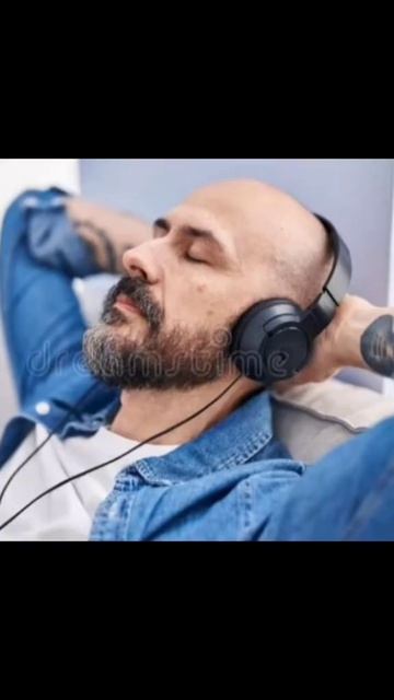 песня ПАПА ЕДЕТ В ВОЛГОГРАД