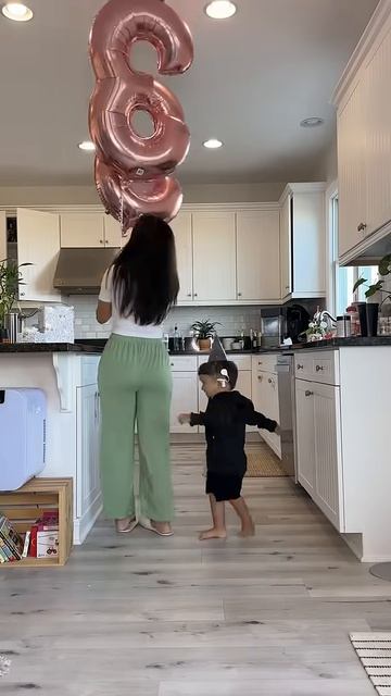 Он забрал свой подарок!!!