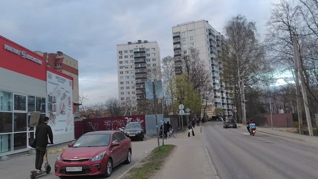 Мурино. Шоссе в Лаврики, 26.
Жиляк и трафик.