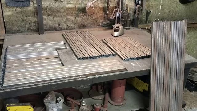 Банкетки в прихожую с каретной стяжкой. Часть первая