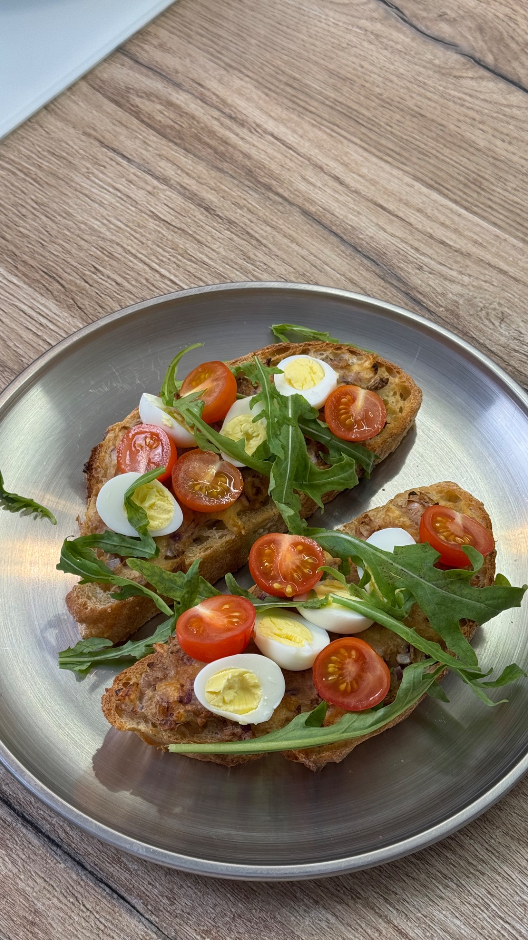 Тосты с тунцом