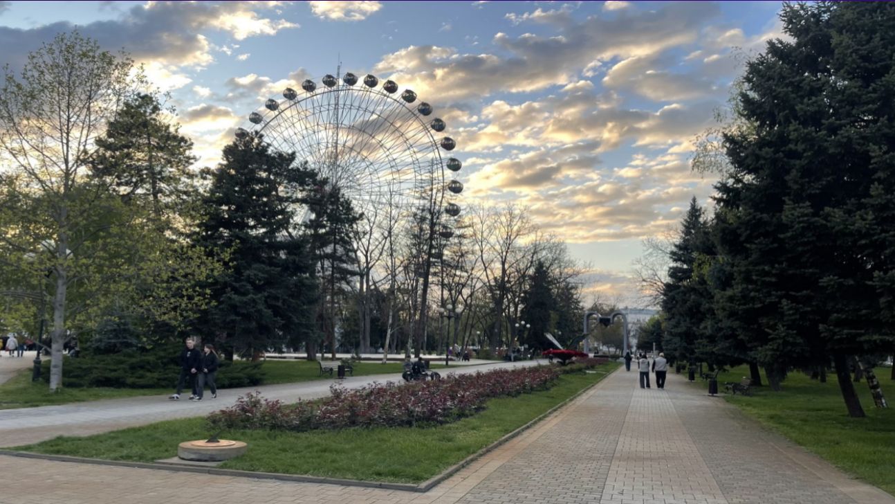 Краснодар. Городской сад. Центральная аллея.