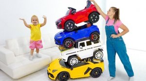 Алиса и Крис учатся делить игрушечную машинку