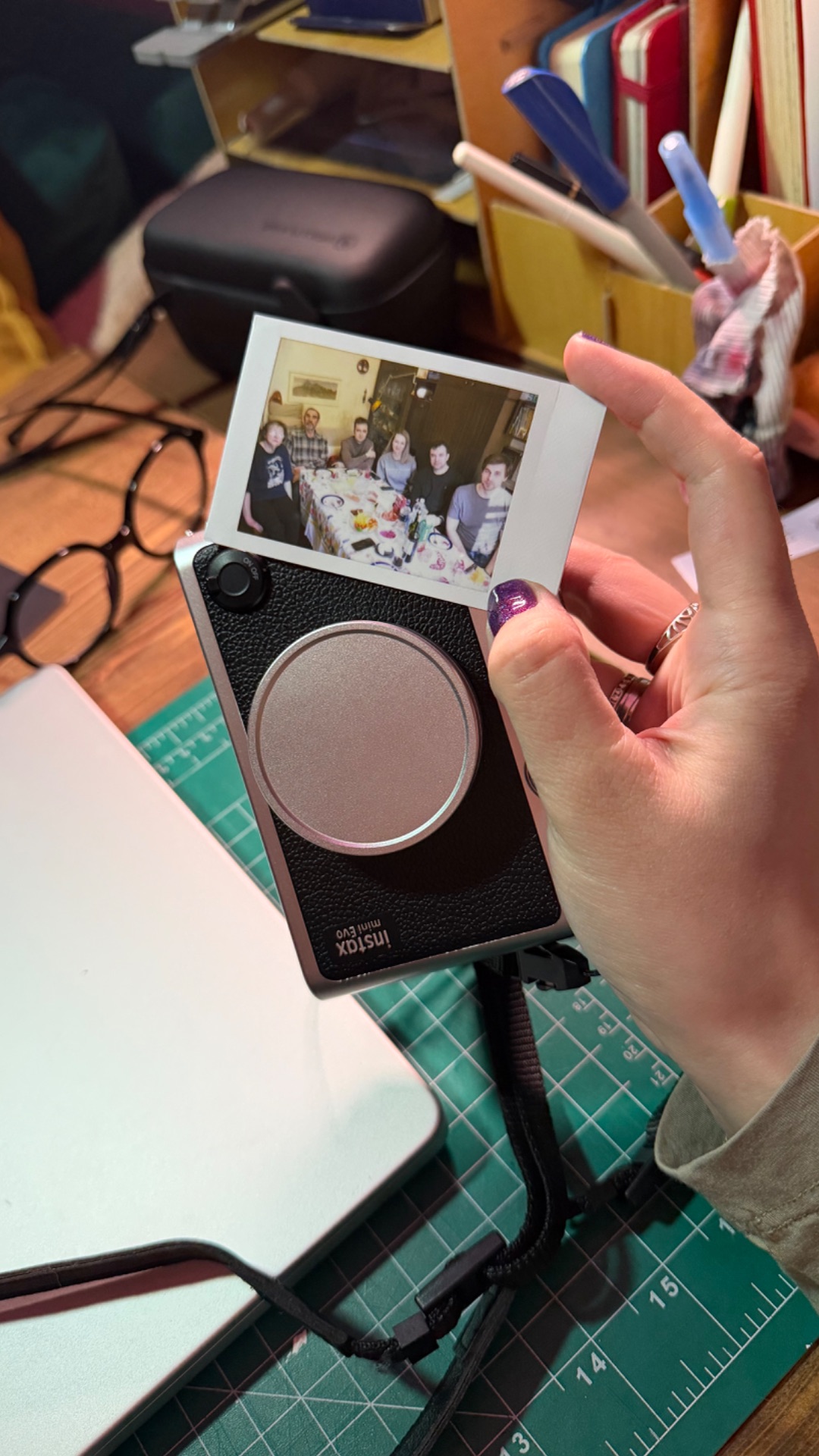 Лучшая камера, что у меня была: Instax mini evo