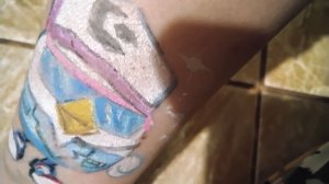 Показываю какой рисунок на руке мне сделали акварелью #Саша game #чикен ган #игра