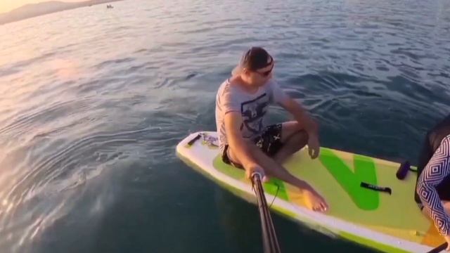 заплыв в Голубую Бездну .