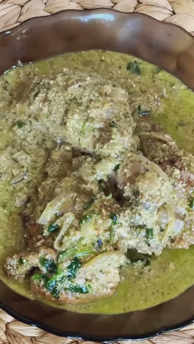 Курица в ореховом соусе.